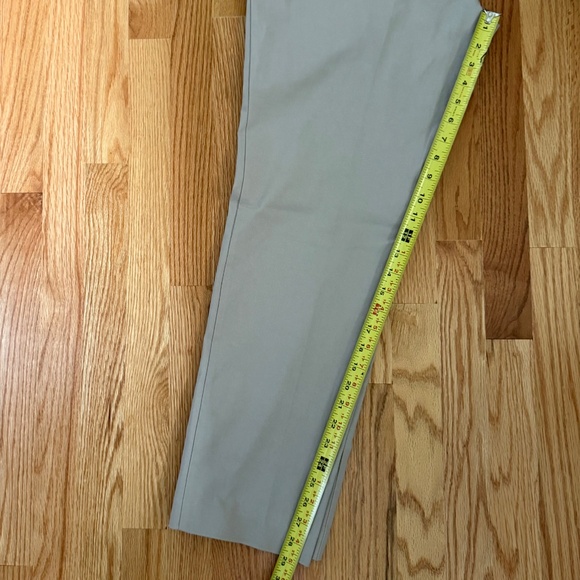 Briggs Women’s Khaki Pants - Picture 11 of 11